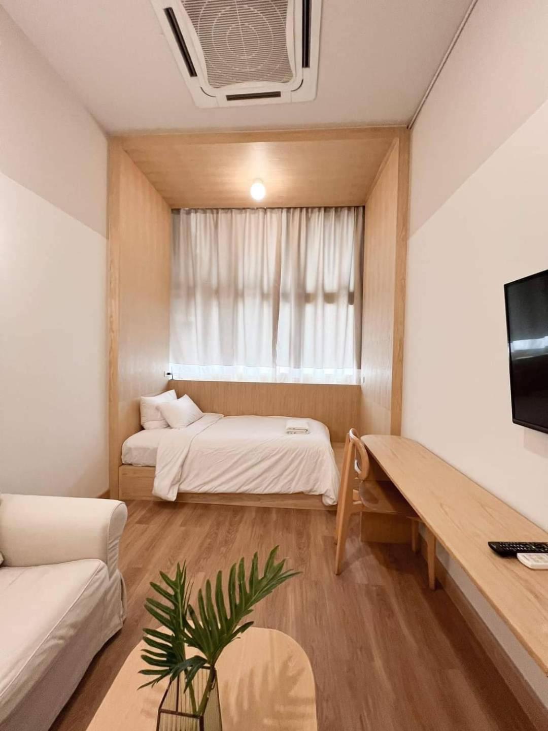 La Moon House Hotell Salaya Exteriör bild