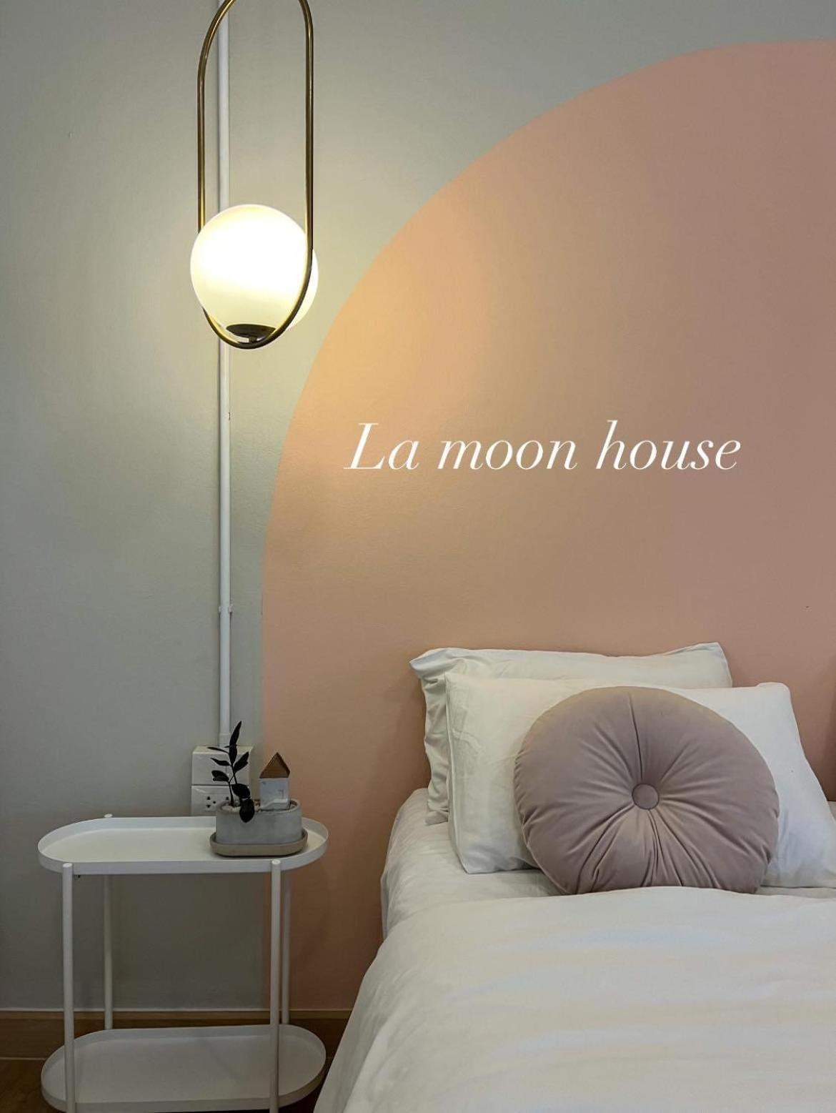La Moon House Hotell Salaya Exteriör bild